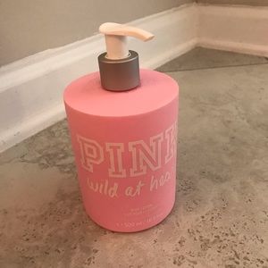 PINK VS WILD AT HEART LOTION